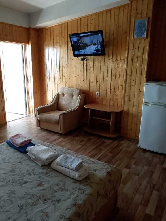 Апартаменты с балконом и с красивым видом из окна в Альбатрос