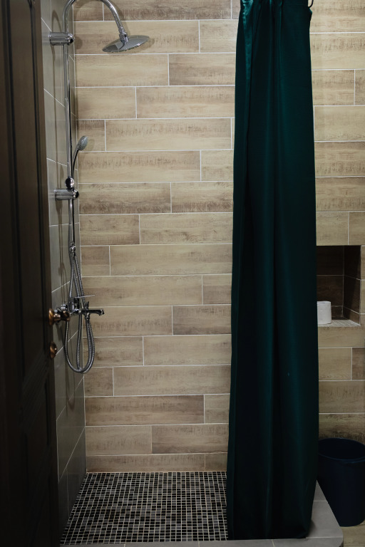 Четырёхместный номер Comfort с 2 комнатами с красивым видом из окна в Gill grad