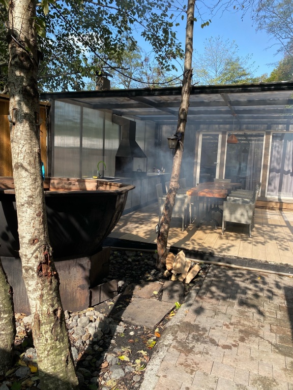 Двухместный коттедж с красивым видом из окна двуспальная кровать в Koban Spa Resort