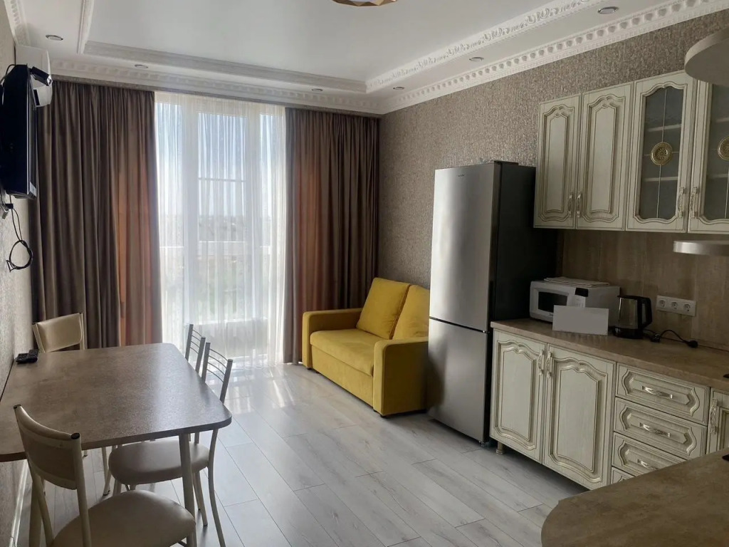 Квартира однокомнатная с видом из окна на озеро - фото 7