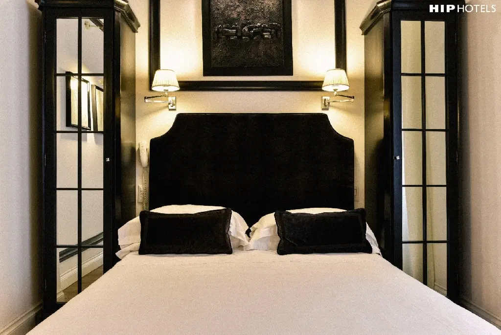 Vanity Double room (full double bed)