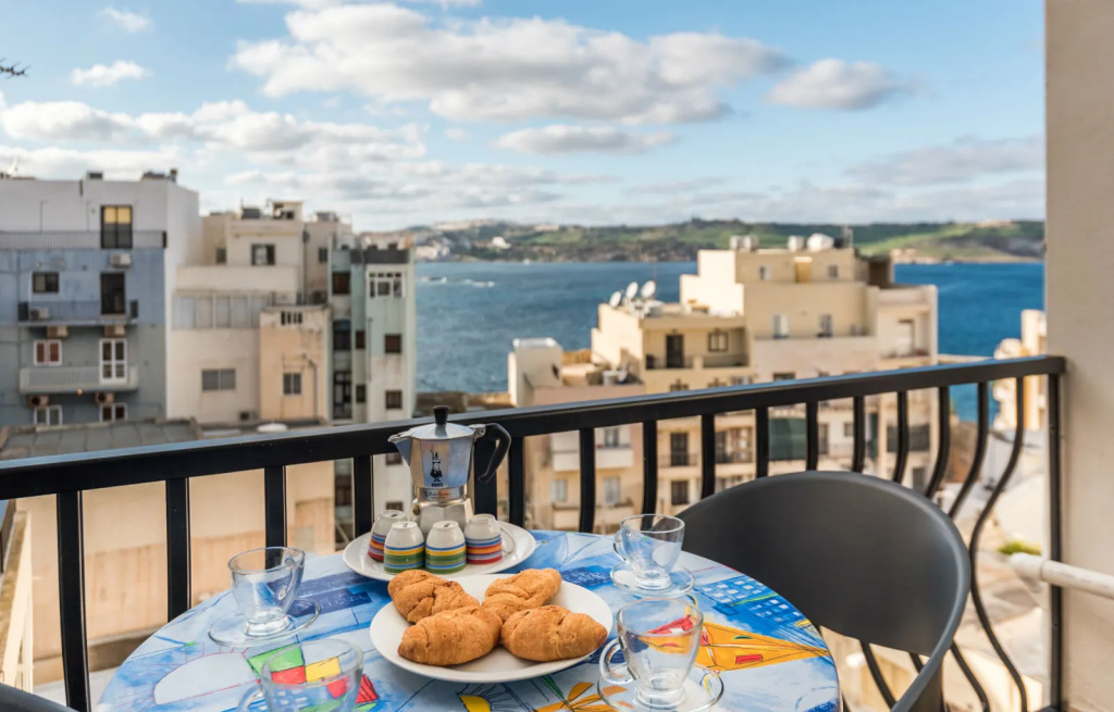 1 Bedroom Apartment with balcony