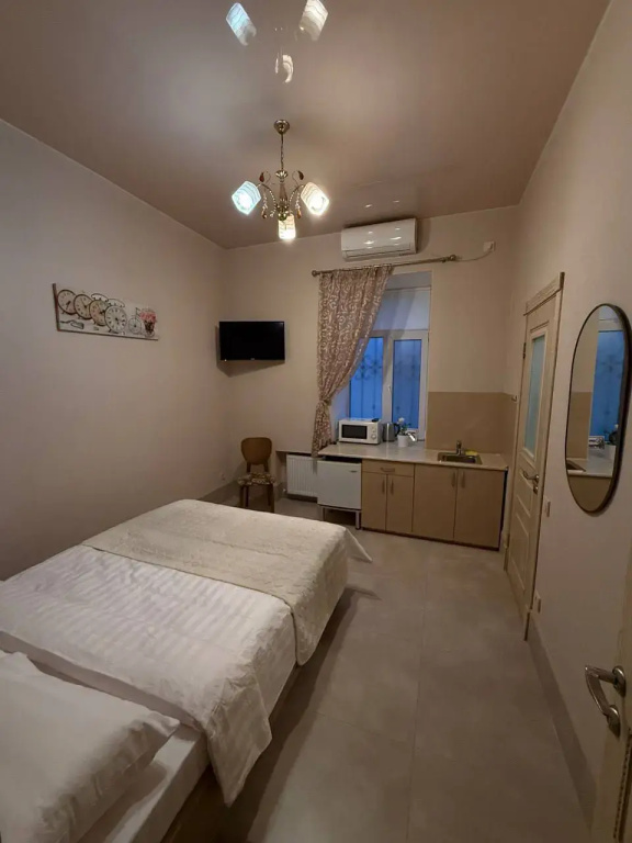 Standard Double Studio with courtyard view (full double bed)