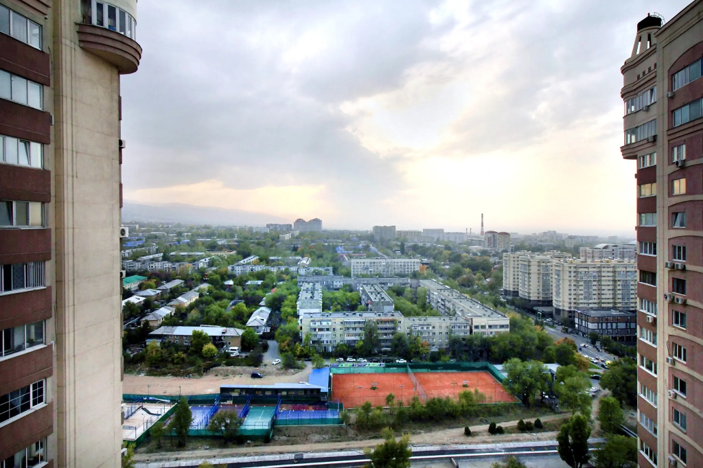 V Zhk Mega Tauers S Krasivym Vidom Na Rechku Apartment
