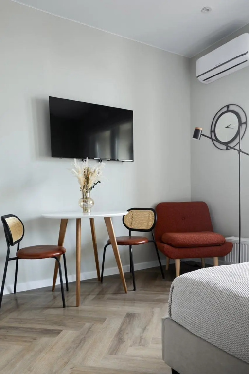 Apartment MyHomeYourHome на Бульваре Головнина 4 — фото