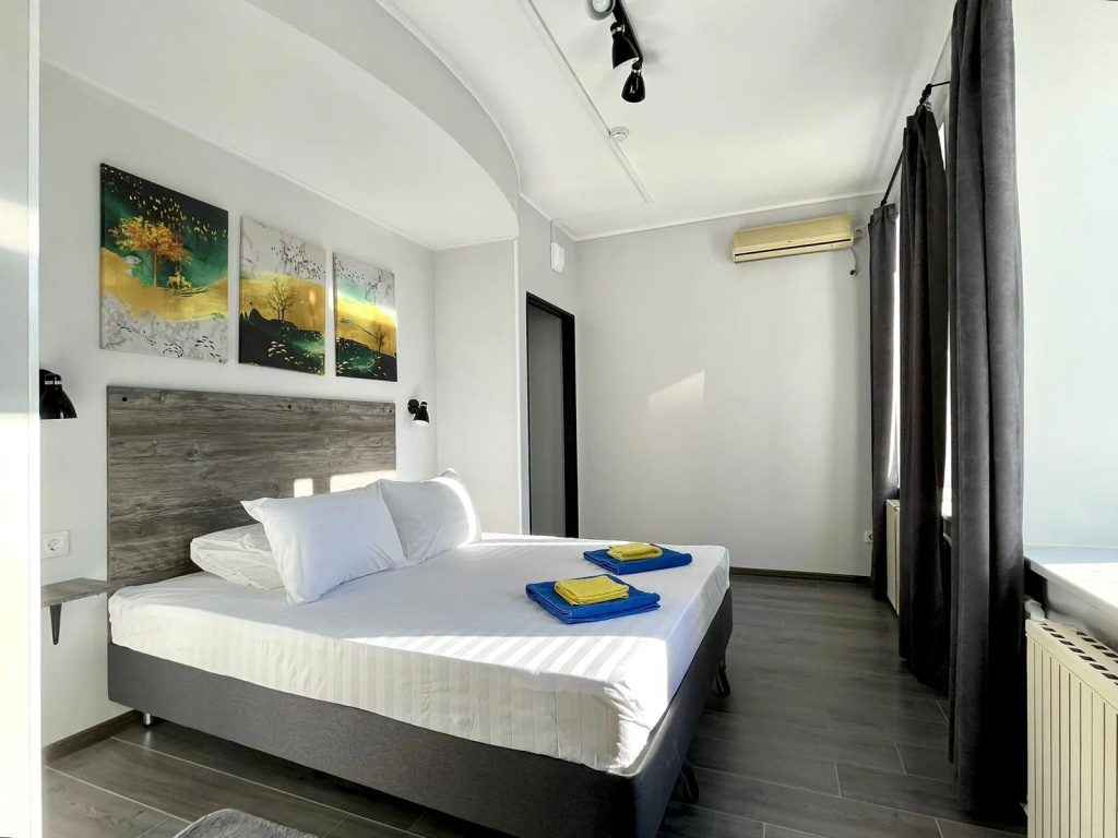 Hostel Kayut-Kompaniya Room Type - Superior Standard Double room full double bed