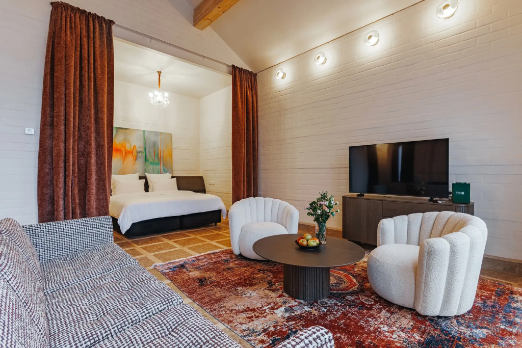 Luxury on the 1st Line Double Cottage (full double bed)