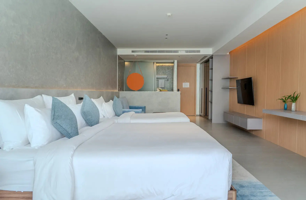 Premier Plus Double room with balcony and with pool view (full double bed)