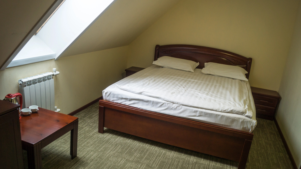Standard Double Attic room (full double bed)