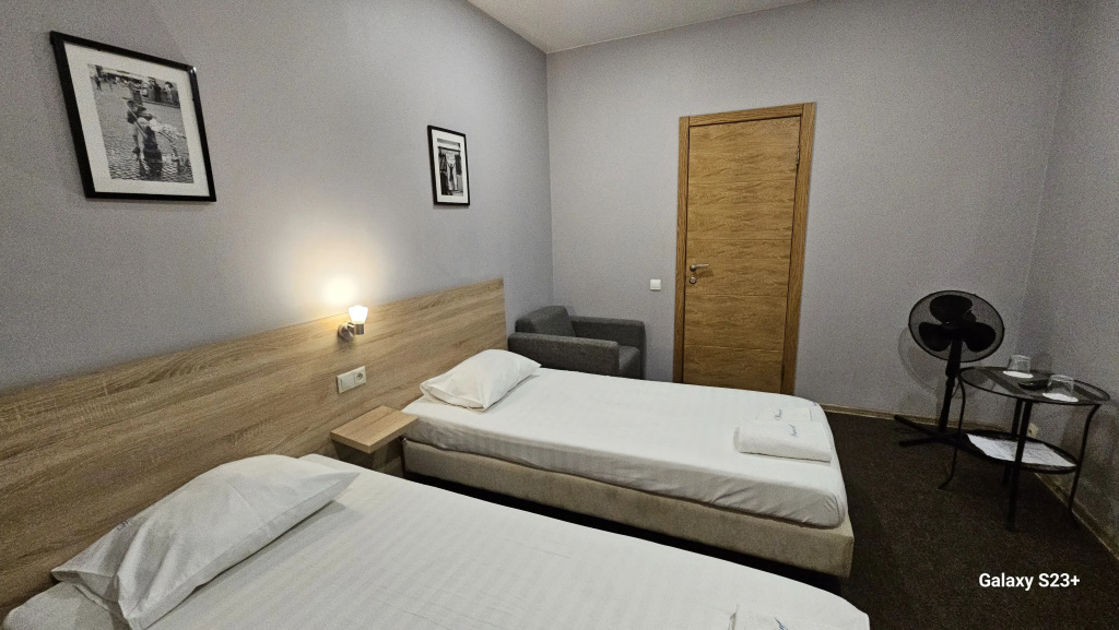 Economy No Window Double room (twin beds)