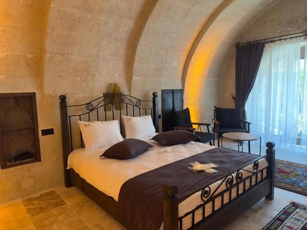 Double Suite with balcony (full double bed)
