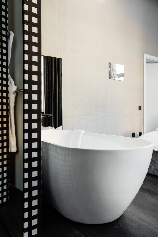 Geografiya Boutique-hotel Room Type - Bathtub Double Junior Suite full double bed