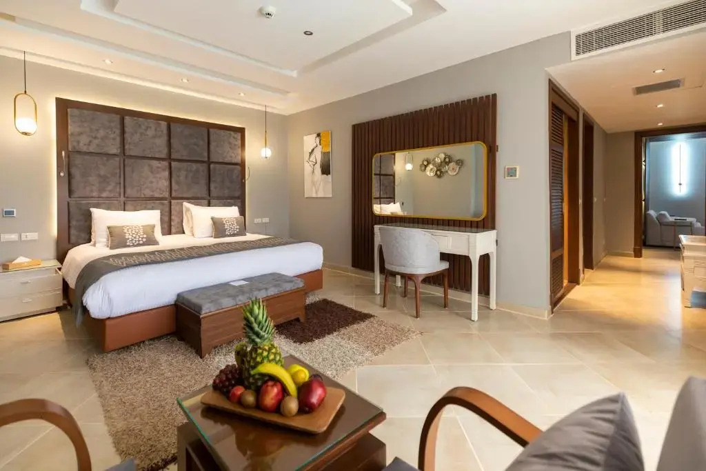 Люкс Posh Club Pool с балконом в Sunrise Crystal Bay Resort