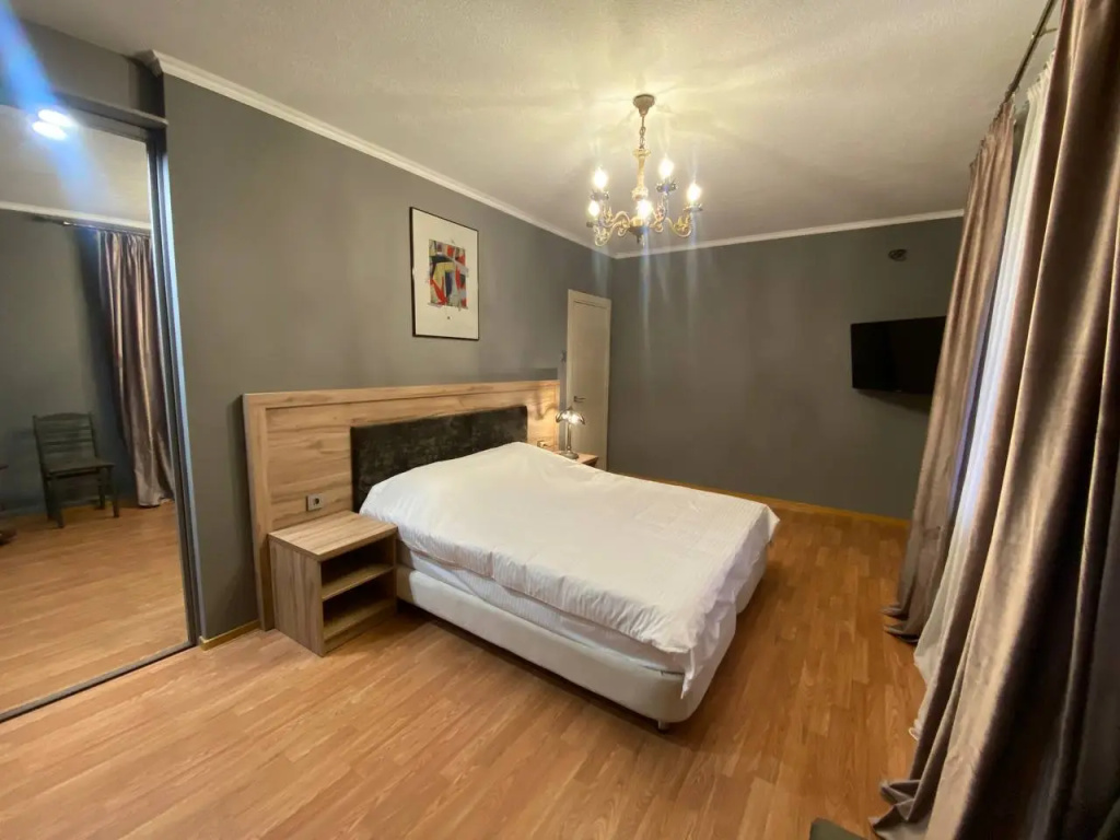 Standard Double room with city view (full double bed)