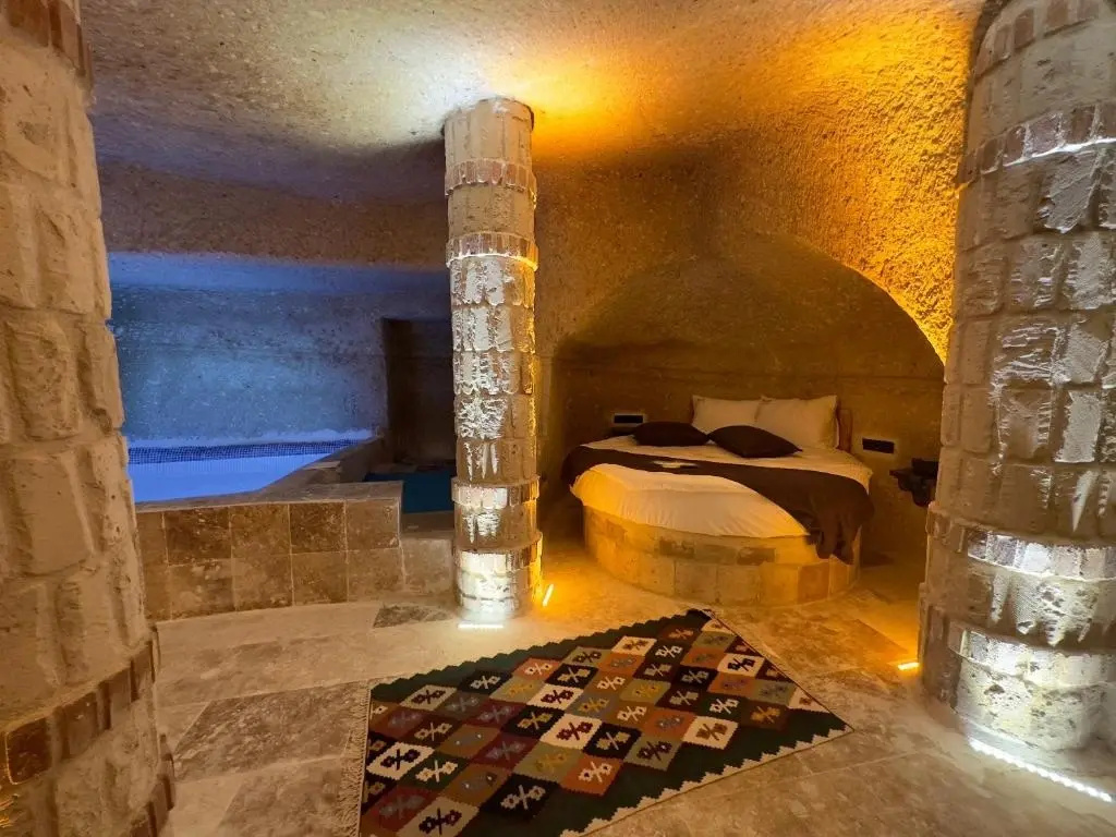 Private Pool (Adults Only) Double Suite (full double bed)