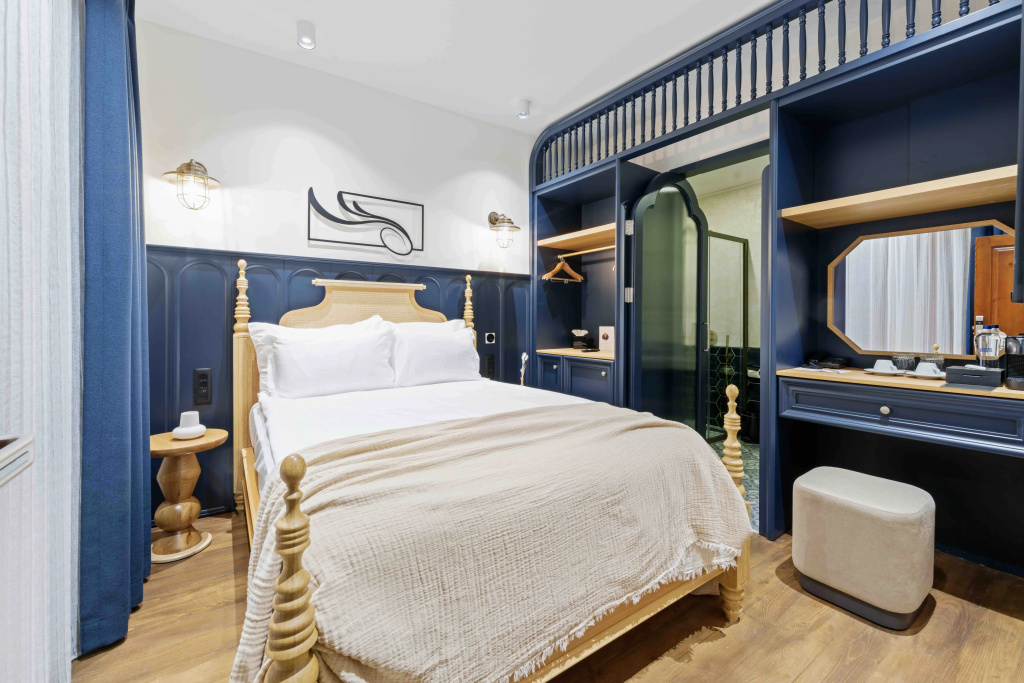 Classic Double room (full double bed)