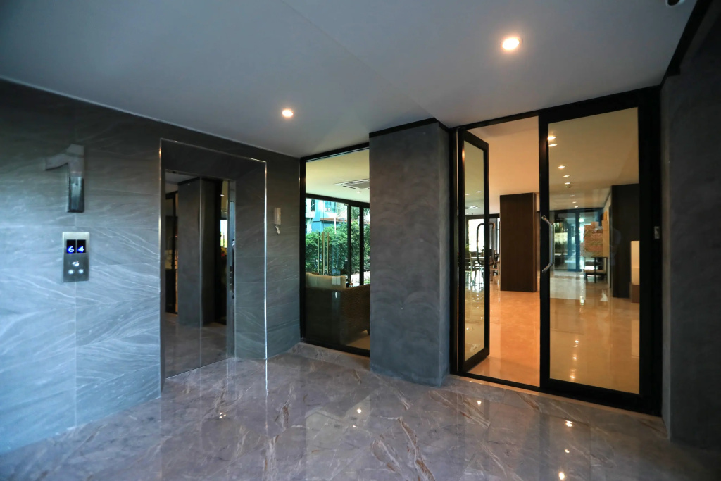 1‑komnatnye S Balkonom Ryadom S Plyazhem Naykharn Rew‑b315 Apartments