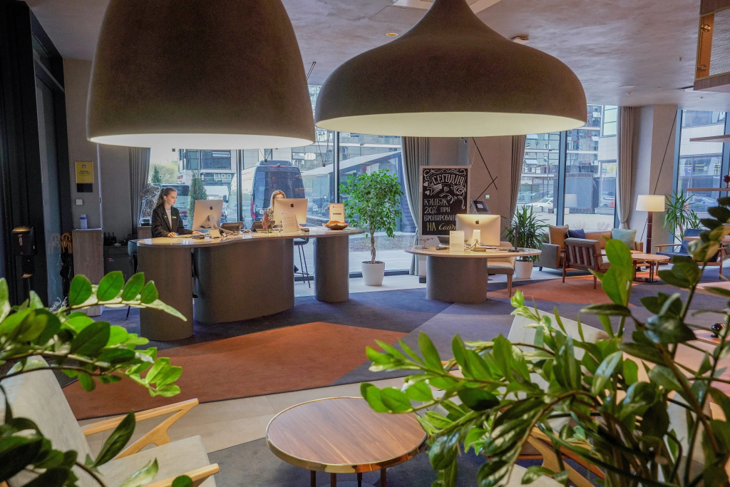 Lobby & Reception