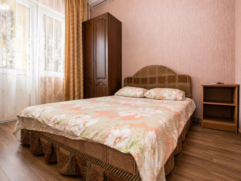 Comfort room with courtyard view