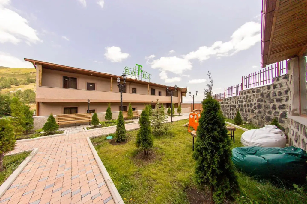 Azizyan Hotel Tsaghkadzor