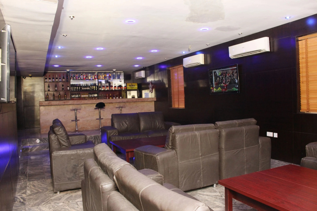 Lobby & Reception