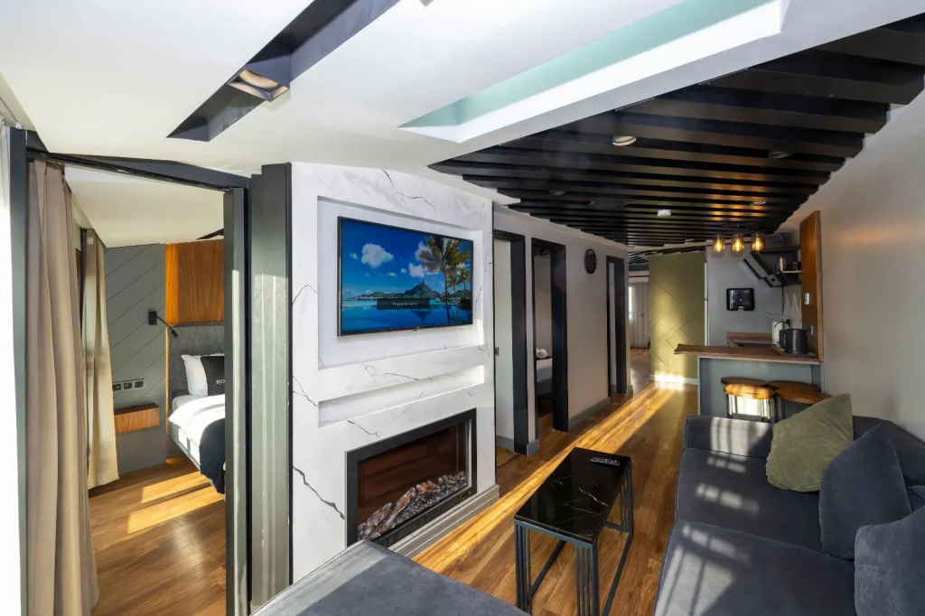 3 Bedrooms Premium Sextuple Apartment with balcony and with sea view