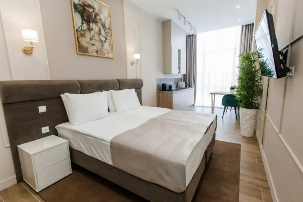 Mirror Residence Hotel Room Type - Standard Double Studio with city view twin beds