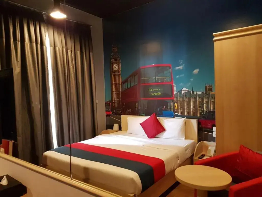 Deluxe Double room (full double bed)
