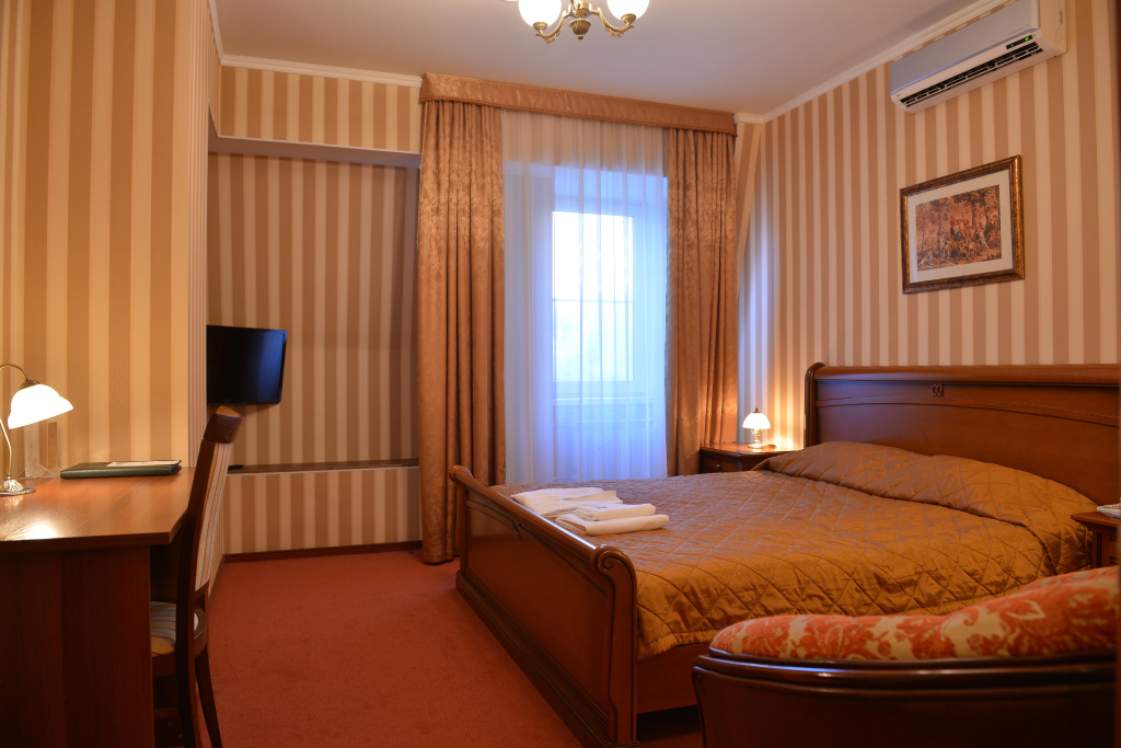 Lermontov Hotel - Tap to explore photos