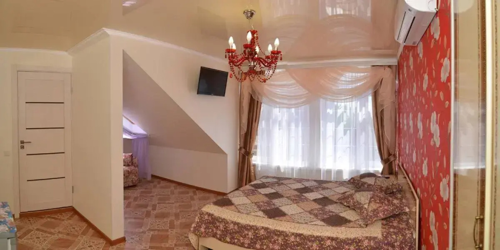 Standard Triple Attic room with courtyard view