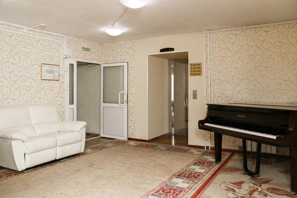 Lobby & Reception