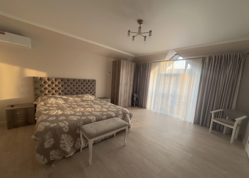 Четырёхместный коттедж в Времена года