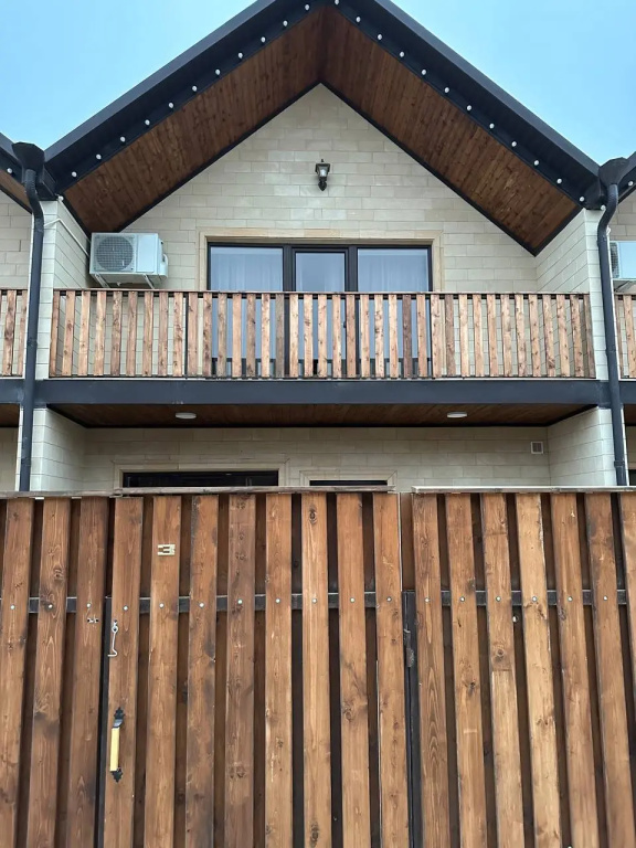 Quadruple Duplex Cottage with balcony