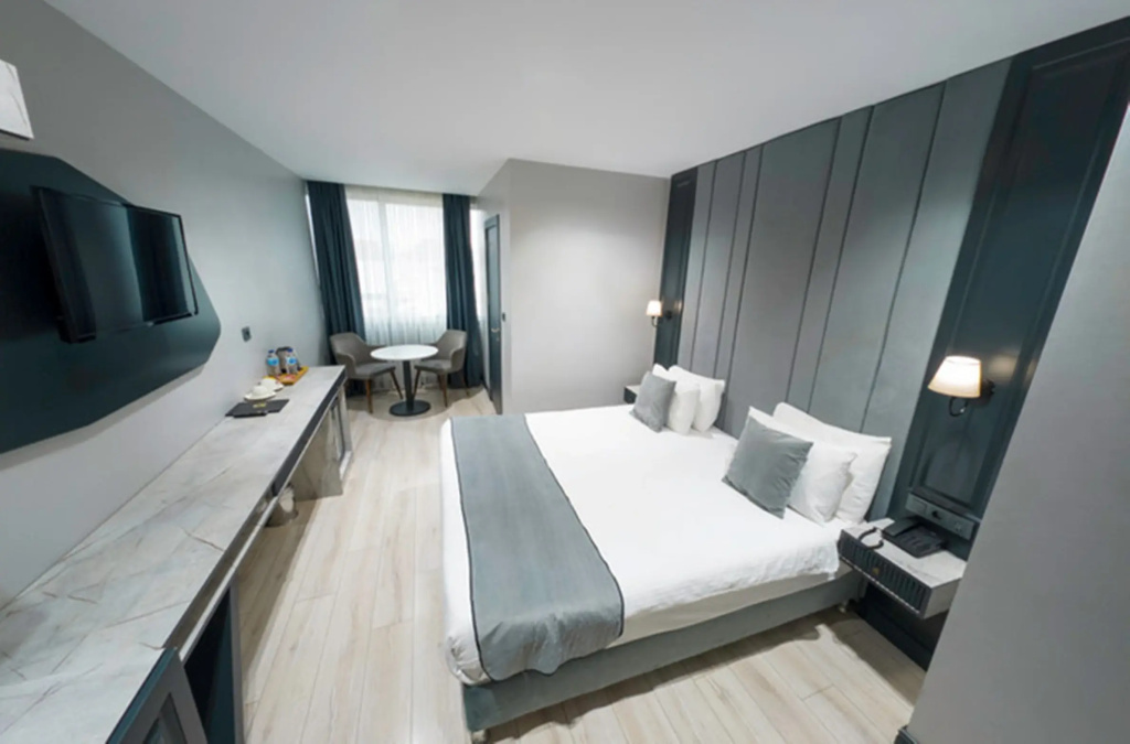 Deluxe Double room (full double bed)