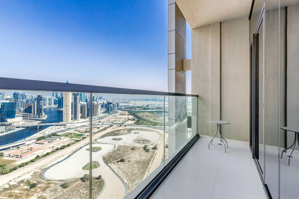 Knokey Aykon City Apartments