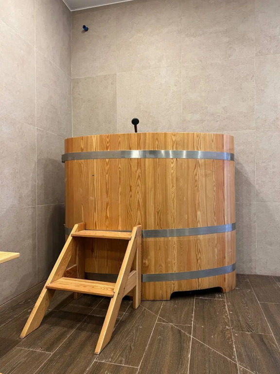 Шестиместный коттедж с балконом и с видом на город в Барнхаус