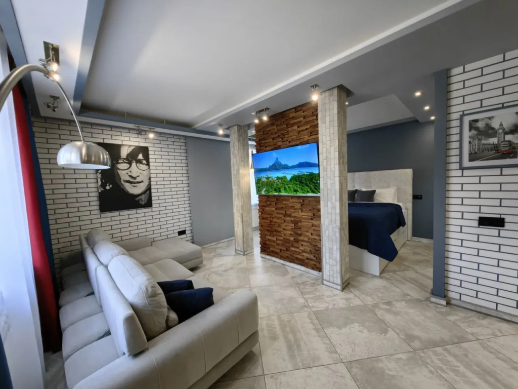 Квартира HOME на проспекте имени Газеты Красноярский Рабочий 83 — фото