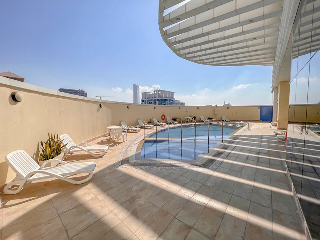 Cosmos Living Premier Studio Near Metro Apartments