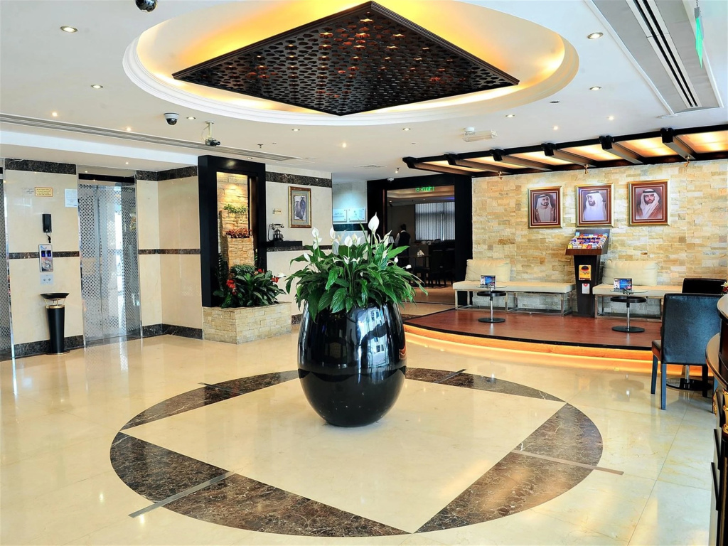 Lobby & Reception