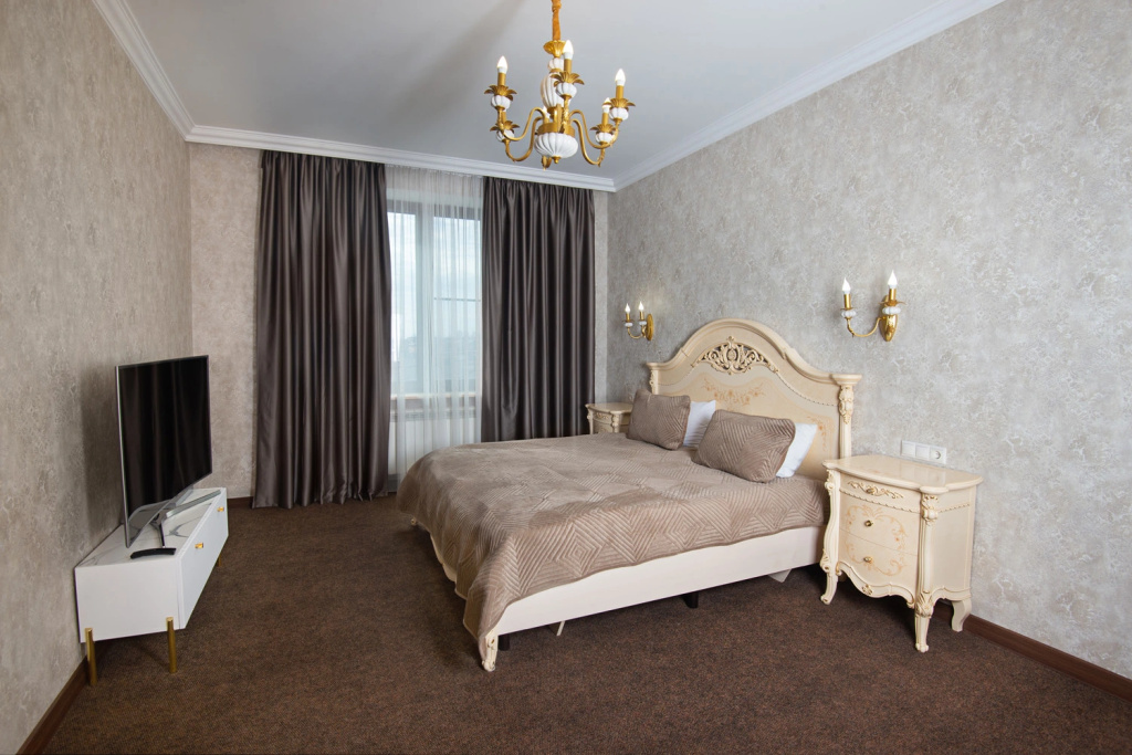 2-Room Double Suite with lake view (full double bed)