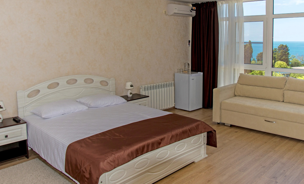 Premium Double room (full double bed)