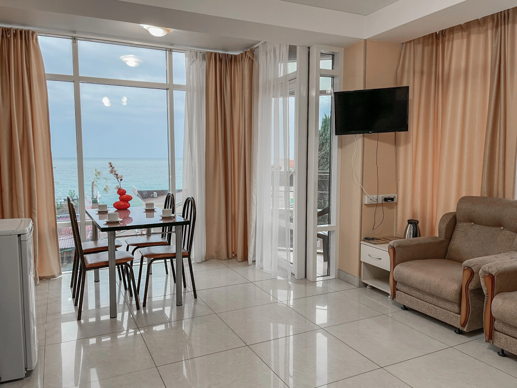 2 Bedrooms Junior Suite with balcony and with sea view