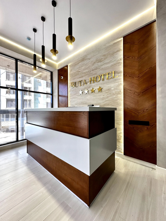 Lobby & Reception