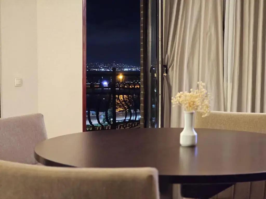 Отель Crown Suites — фото