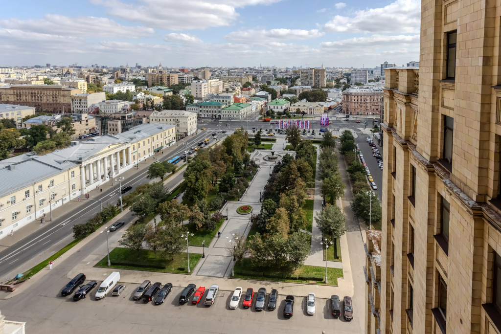 Апартаменты Улучшенные с Видом на Садовое Кольцо: Изба/Кудринская Высотка — фото