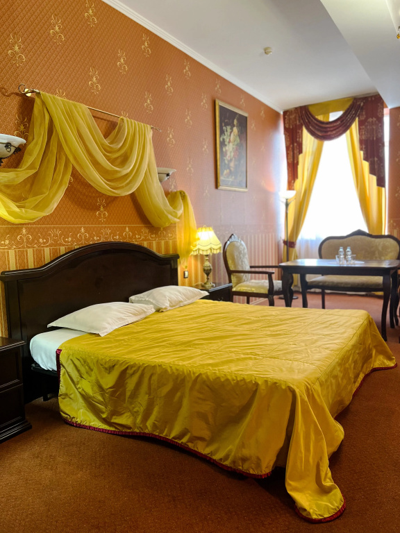 Comfort Double room with city view (full double bed)