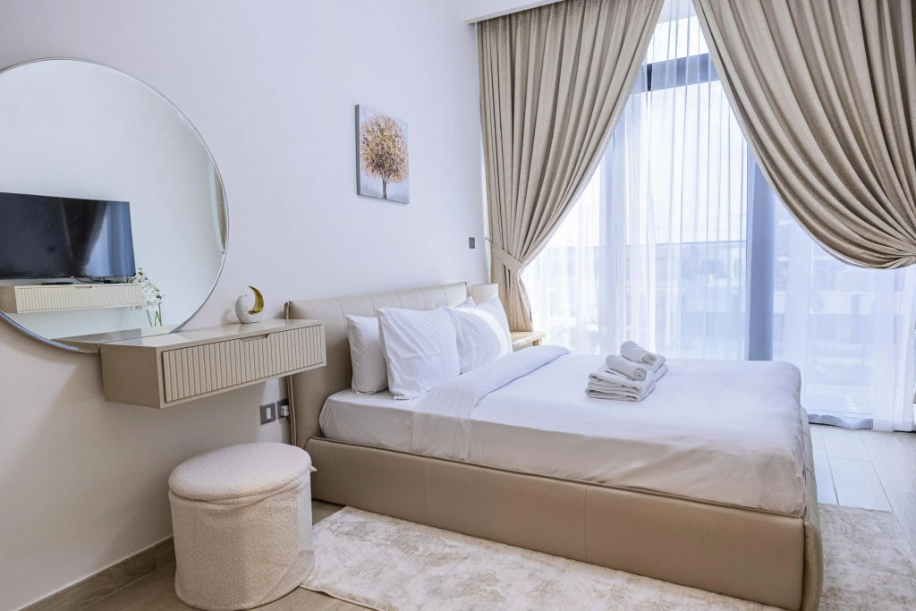 Elite LUX Holiday Homes -Upscale Studio in Azizi Riviera Prime Location Dubai — фото
