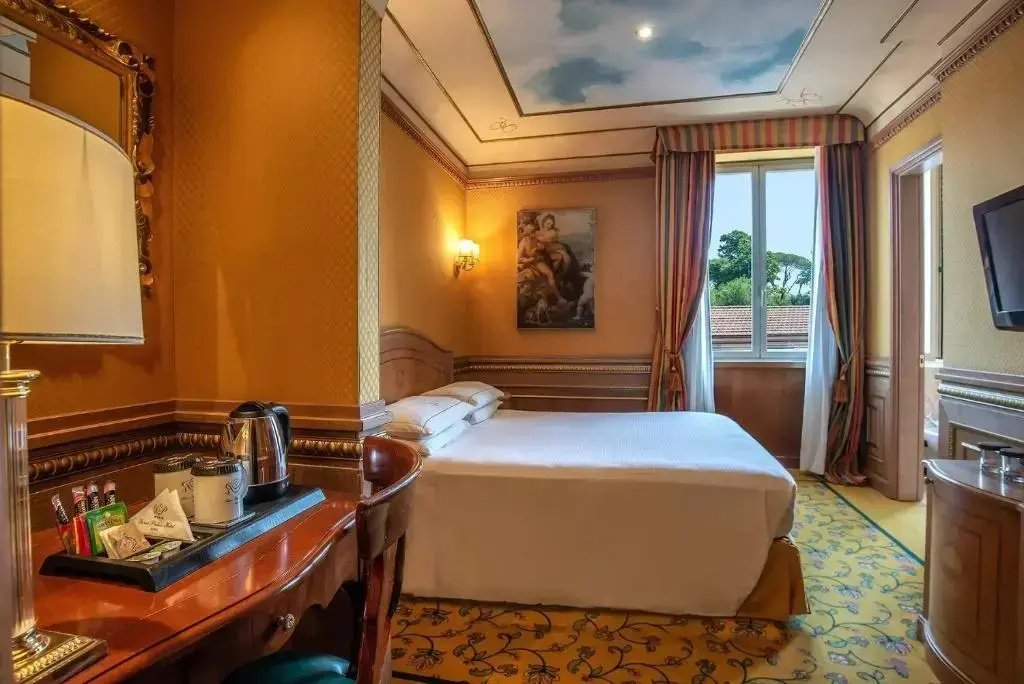 Classic Double room (full double bed)