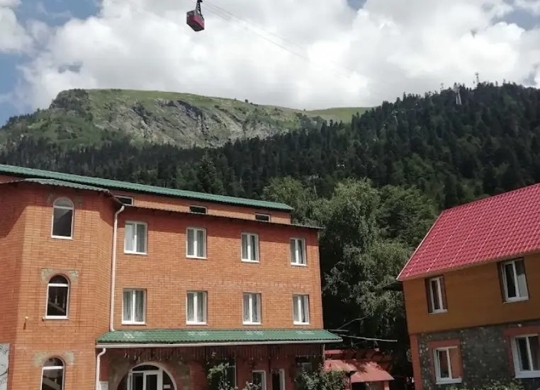 Мини гостиница лотос в домбае. Пихтовый мыс домбай. Лотос домбайская ул. Гостиница лотос домбай. Мини гостиница лотос в домбае.