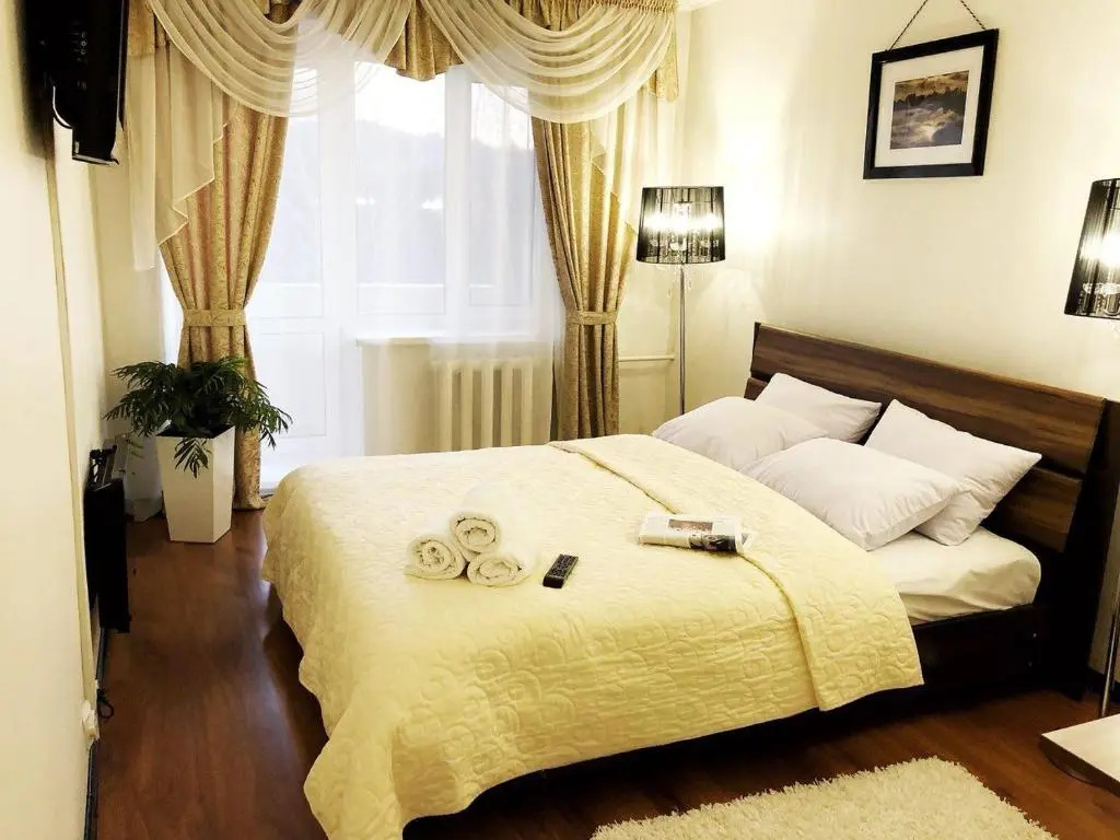 Business Double Suite with balcony (full double bed)